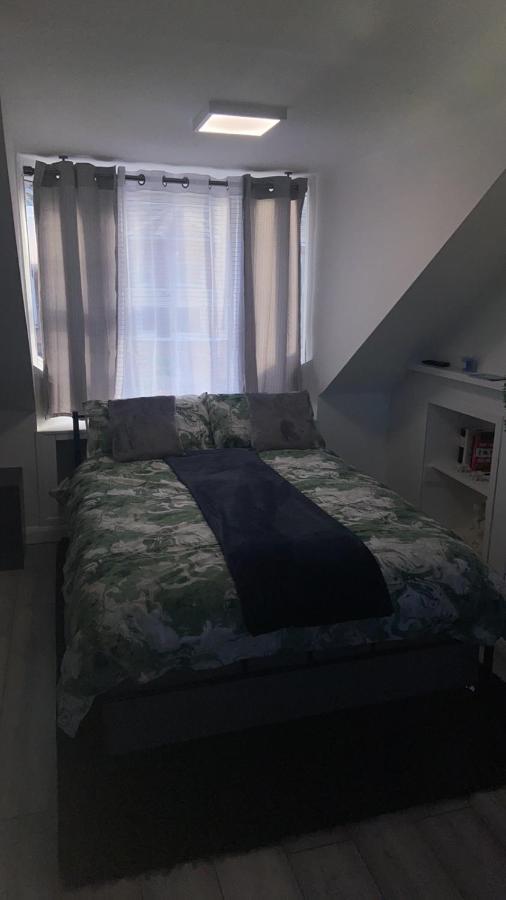 Апартаменты Studio Flat Ларгс Экстерьер фото